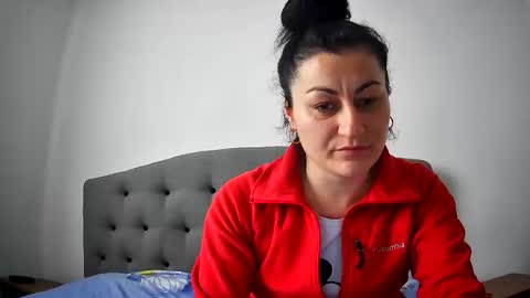 Snapshot of mikyloveu chatting on February 27, 2:21 pm Mikyloveu online show from February 27, 2:21 pm