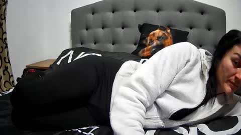 Snapshot of mikyloveu chatting on March 10, 6:01 pm Mikyloveu online show from March 10, 6:01 pm