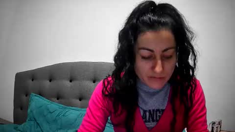 Snapshot of mikyloveu chatting on February 4, 4:13 pm Mikyloveu online show from February 4, 4:13 pm