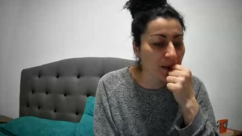 Snapshot of mikyloveu chatting on February 5, 3:05 pm Mikyloveu online show from February 5, 3:05 pm