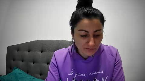 Snapshot of mikyloveu chatting on February 6, 5:16 pm Mikyloveu online show from February 6, 5:16 pm