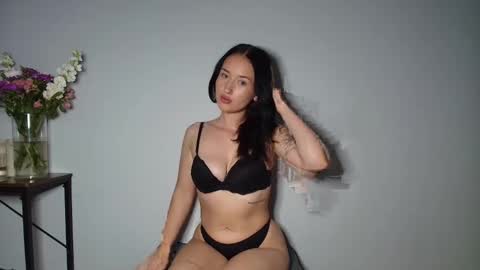 Snapshot of mila07x chatting on May 3, 2:12 pm mila07x online show from May 3, 2:12 pm