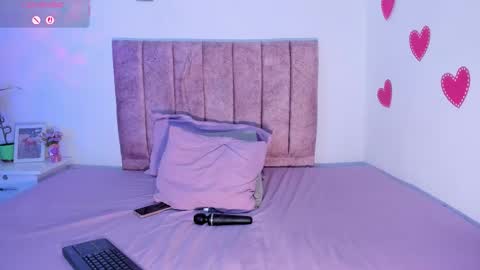 Snapshot of mila_1wood chatting on September 29, 12:43 pm mila_1wood online show from September 29, 12:43 pm