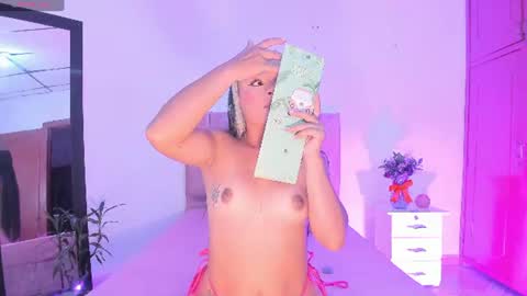 Snapshot of mila_1wood chatting on August 1, 10:25 am mila_1wood online show from August 1, 10:25 am