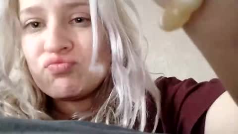 Mila 420 online show from April 20, 11:35 am