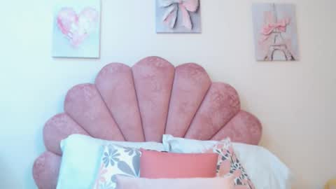 mila_adamss online show from May 6, 10:42 am