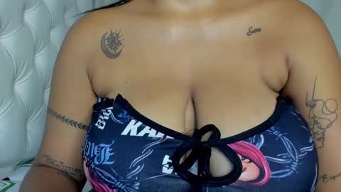 Snapshot of mila_bigboobs chatting on December 14, 4:09 pm mila online show from December 14, 4:09 pm