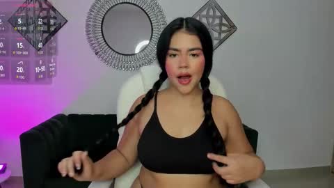 Snapshot of mila_blaze chatting on September 29, 2:49 am mila_blaze online show from September 29, 2:49 am