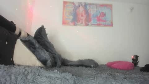 Snapshot of mila_dash chatting on December 7, 12:52 am Mila Dash online show from December 7, 12:52 am