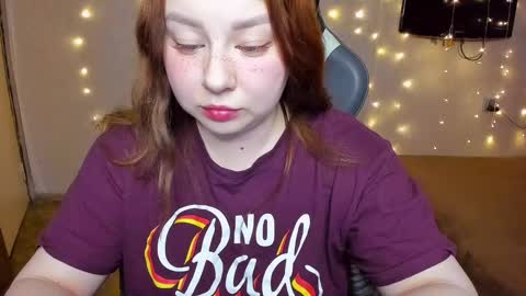 Snapshot of mila_foxxxy chatting on December 3, 4:47 am Mila shy sensual person online show from December 3, 4:47 am