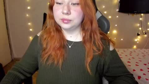 Snapshot of mila_foxxxy chatting on March 7, 4:13 am Mila shy sensual person online show from March 7, 4:13 am