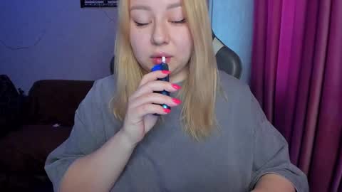 Mila shy sensual person  online show from November 11, 10:15 am