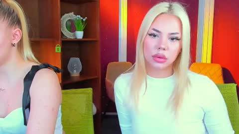 mila_glow online show from March 16, 12:42 pm