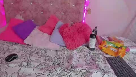 mila_grace_ online show from September 24, 6:44 pm