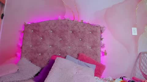 mila_grace_ online show from October 20, 6:41 pm