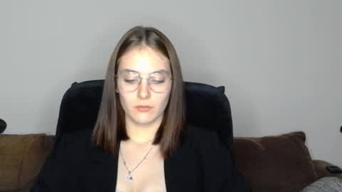 mila_keyy online show from November 19, 10:21 pm