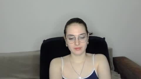 mila_keyy online show from April 7, 8:09 pm