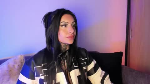 Snapshot of mila_monty__ chatting on January 14, 9:26 am online show from January 14, 9:26 am