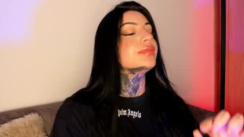 Snapshot of mila_monty__ chatting on February 3, 9:36 am online show from February 3, 9:36 am