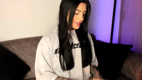 Snapshot of mila_monty__ chatting on March 14, 1:12 am online show from March 14, 1:12 am