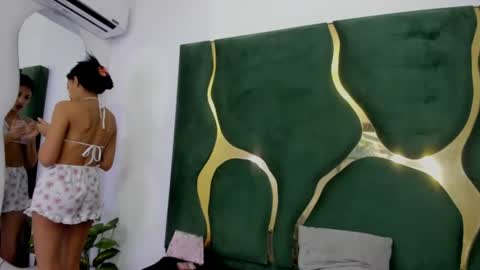 Snapshot of mila_petiteasm chatting on July 2, 12:22 pm mila_petiteasm online show from July 2, 12:22 pm