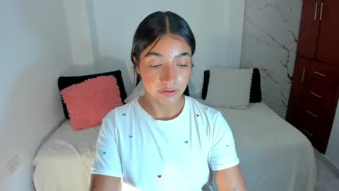 Snapshot of mila_rose1 chatting on June 25, 5:12 am martina online show from June 25, 5:12 am