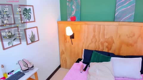 Mila and samy online show from December 21, 11:39 am