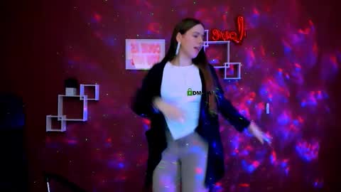 Snapshot of mila_sun__ chatting on February 18, 10:00 am mila_sun__ online show from February 18, 10:00 am