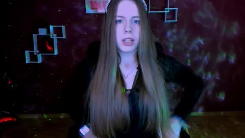 Snapshot of mila_sun__ chatting on February 19, 8:43 am mila_sun__ online show from February 19, 8:43 am