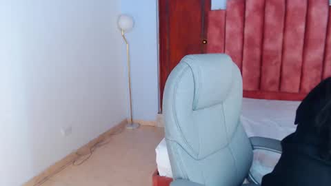 milaa_star online show from October 9, 4:10 am