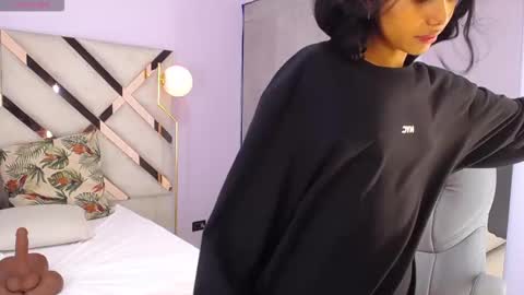 Snapshot of milaa_star chatting on February 15, 7:51 am milaa_star online show from February 15, 7:51 am