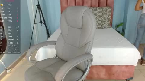 Snapshot of milaa_star chatting on February 26, 3:49 am milaa_star online show from February 26, 3:49 am