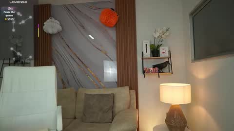 milacrave online show from October 29, 11:34 am