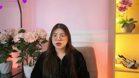 milacrave online show from March 28, 11:32 am