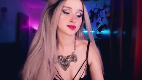 MiladyJolie online show from September 27, 7:19 pm