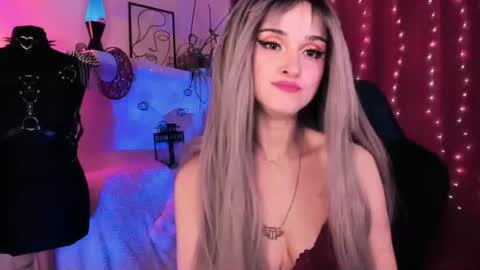 MiladyJolie online show from June 14, 11:18 pm