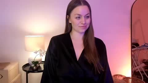 Mila Fleur online show from February 14, 3:05 pm