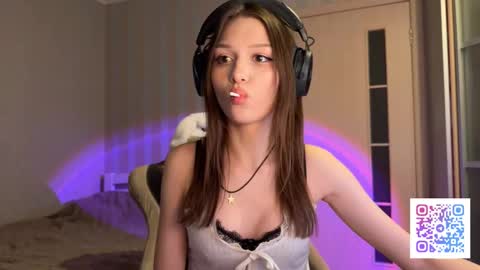 Snapshot of milamiuu chatting on March 1, 4:20 pm milamiuu online show from March 1, 4:20 pm