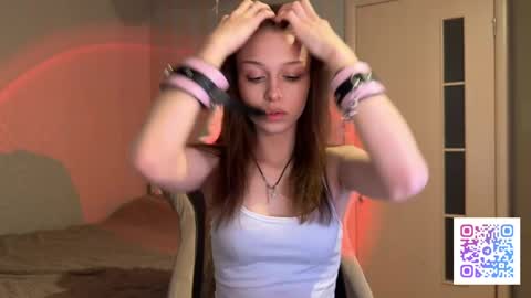 milamiuu online show from April 7, 2:39 pm