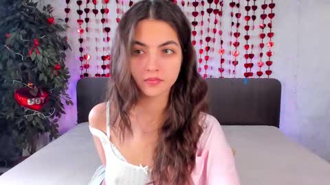 Snapshot of milana_crystal_ chatting on February 21, 8:18 am Milana online show from February 21, 8:18 am