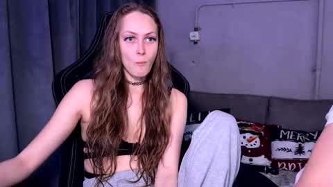 Snapshot of milana_sexwife chatting on January 17, 7:28 pm Dan and Milana online show from January 17, 7:28 pm