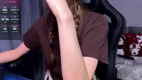 Snapshot of milana_sexwife chatting on February 5, 12:10 pm Dan and Milana online show from February 5, 12:10 pm