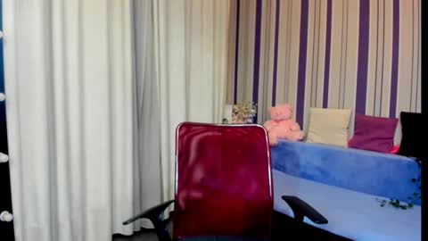 MilanaAlvis online show from December 14, 1:05 pm