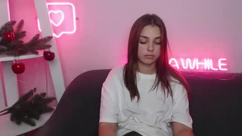 milanaangelas online show from December 29, 10:56 am