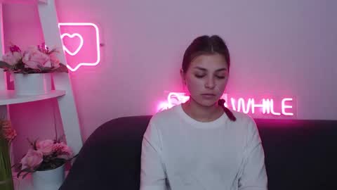 milanaangelas online show from January 13, 10:25 am