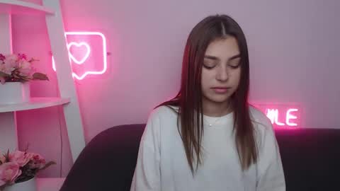 milanaangelas online show from February 1, 5:49 am