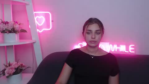 milanaangelas online show from February 1, 2:56 pm