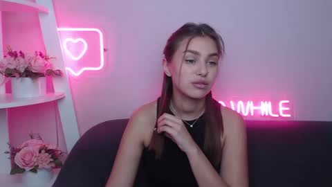 milanaangelas online show from February 25, 5:52 am