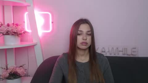 milanaangelas online show from December 20, 5:47 am