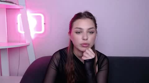 milanaangelas online show from April 4, 4:33 am